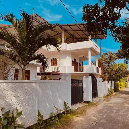 Airport Layover B&B Katunayaka Ngoại thất bức ảnh