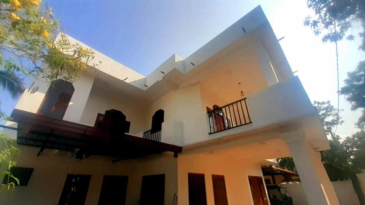 Airport Layover B&B Katunayaka Ngoại thất bức ảnh