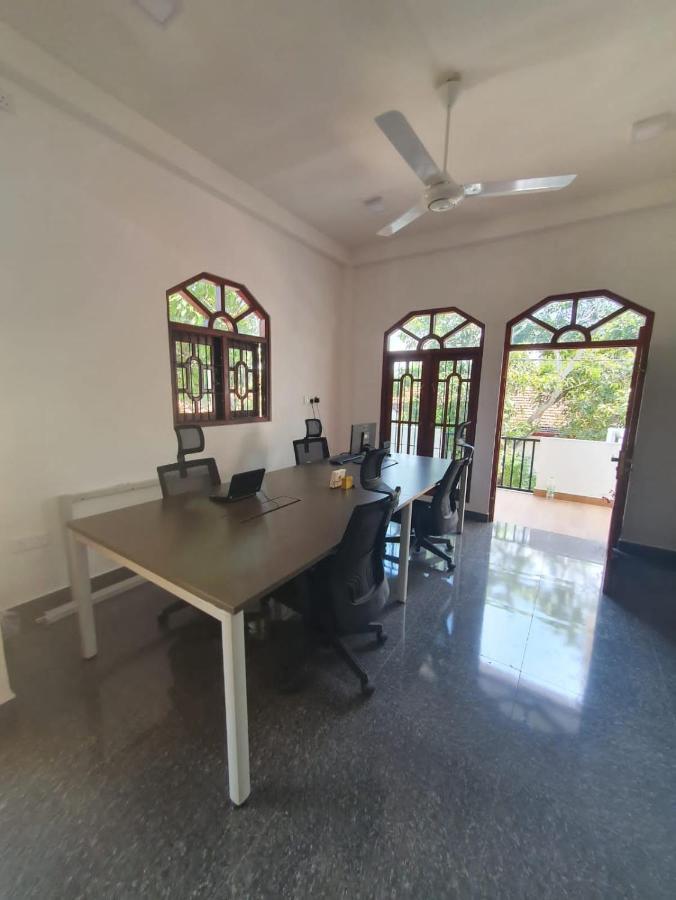 Airport Layover B&B Katunayaka Ngoại thất bức ảnh