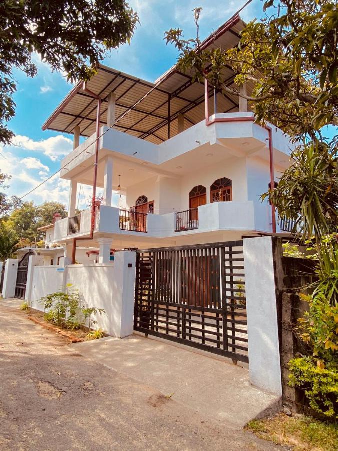 Airport Layover B&B Katunayaka Ngoại thất bức ảnh
